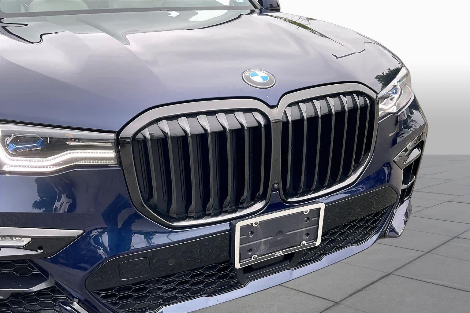Used 2021 Tanzanite Blue II Metallic BMW M50i image 29