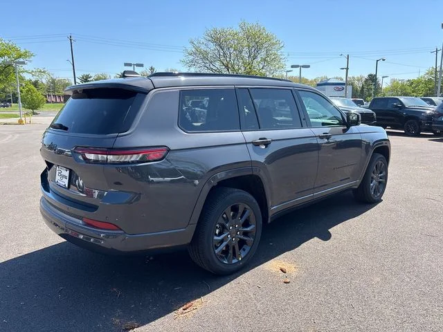 New 2026 Baltic Gray Metallic Clearcoat Jeep Limited image 30