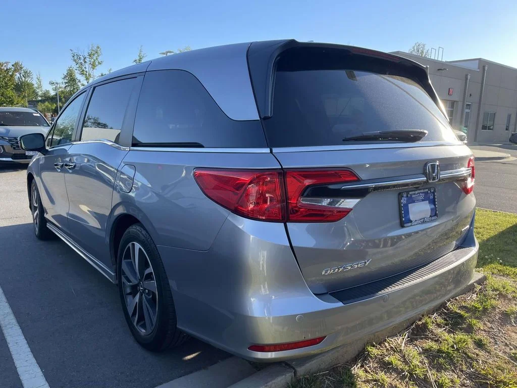2023 Honda Odyssey Touring - Photo 3