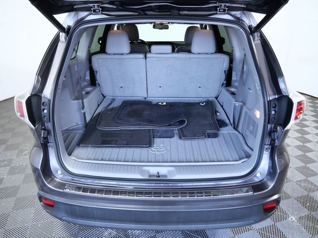 Used 2015 Gray Toyota XLE V6 image 7