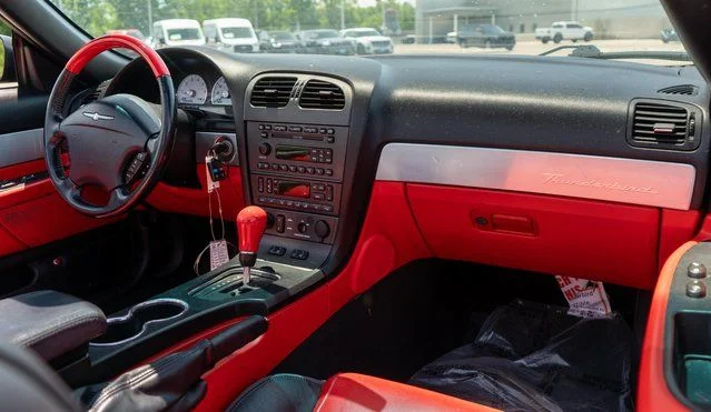 Used 2004 Red Ford Base image 25