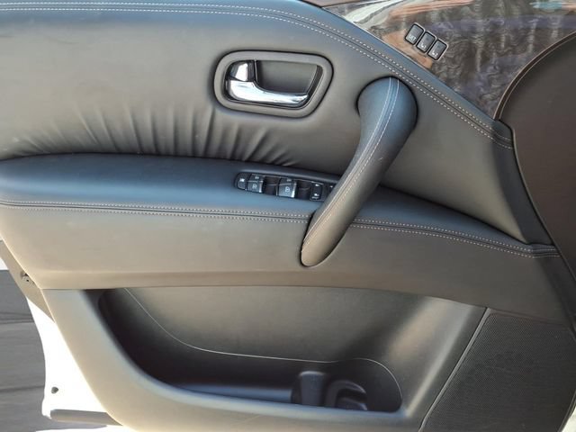 Used 2024 White Nissan Platinum 2WD image 13