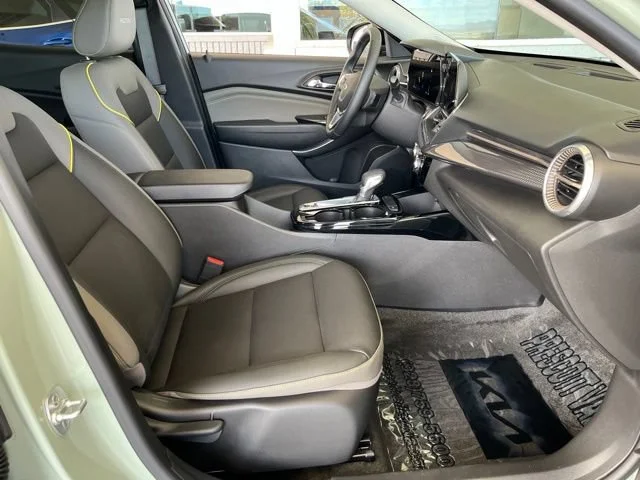 Used 2025 Cacti Green Chevrolet ACTIV image 52