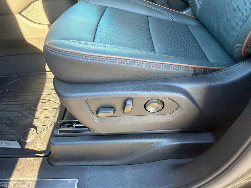 New 2026 Onyx Black GMC AT4 image 25