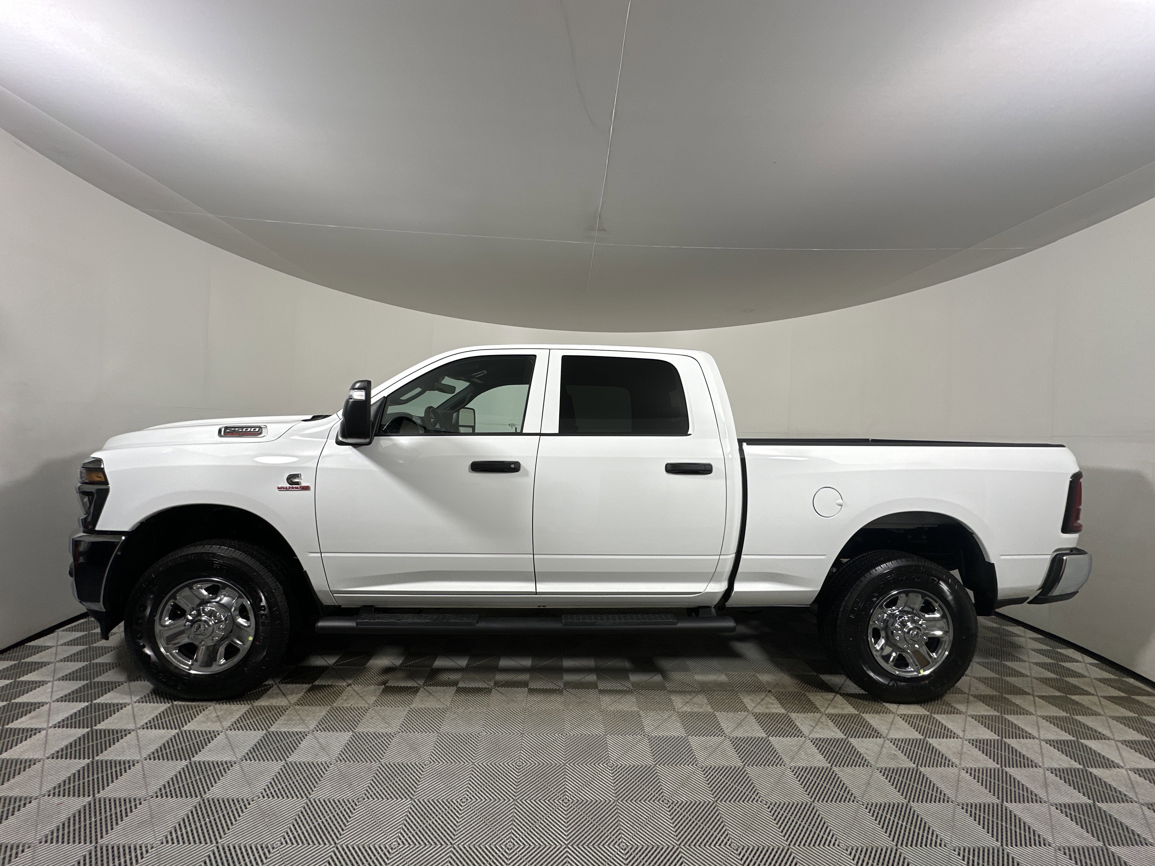 New 2026 Bright White Clear-Coat Exterior Paint RAM Tradesman image 4