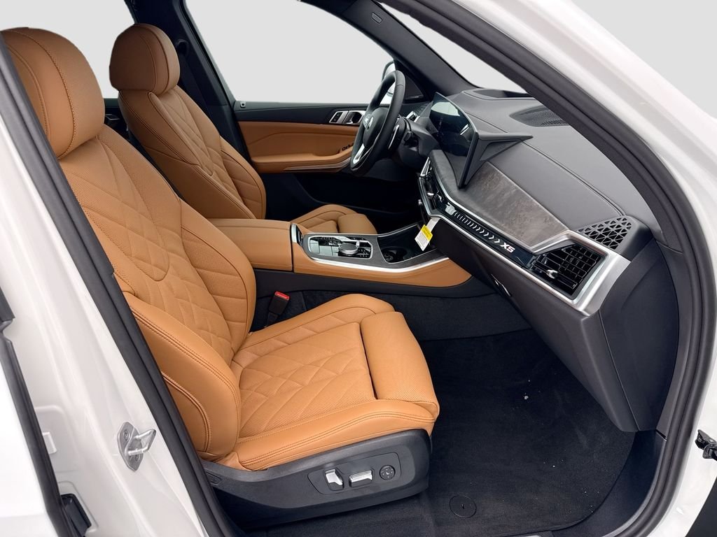 New 2026 White Metallic BMW sDrive40i image 19