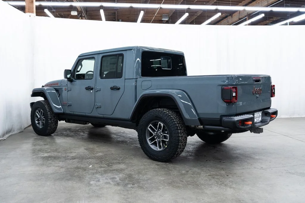 New 2026 Anvil Clear-Coat Exterior Paint Jeep Mojave X image 4