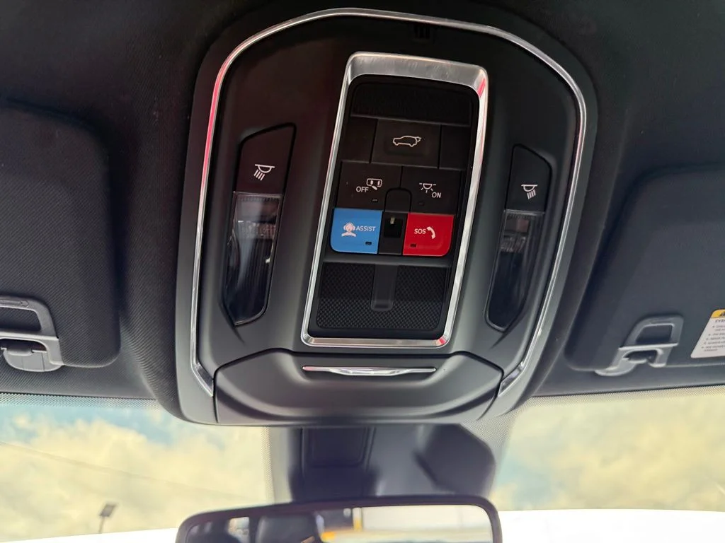 Used 2024 Red Jeep Altitude image 24