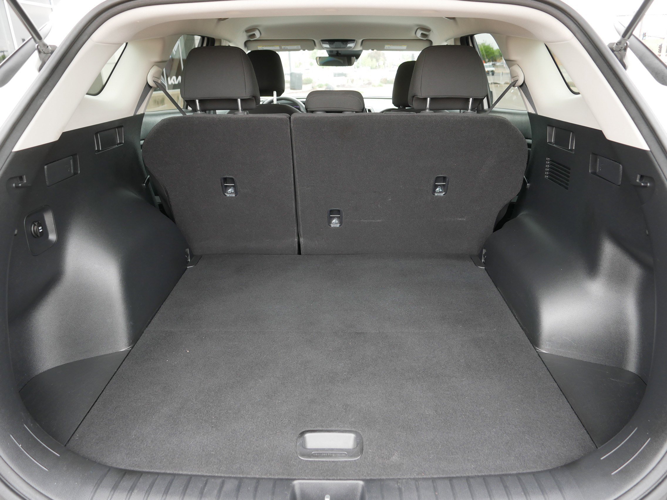 Certified Used 2023 Snow White Pearl Kia LX image 18