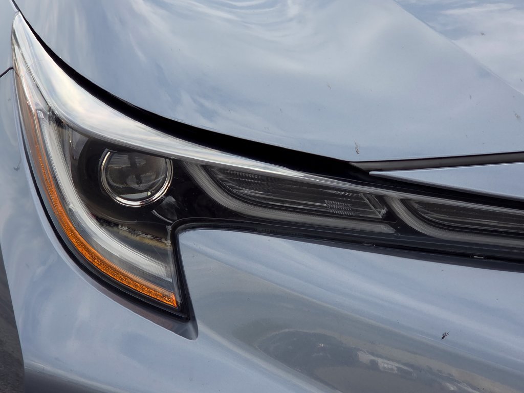 Used 2022  Toyota SE image 14