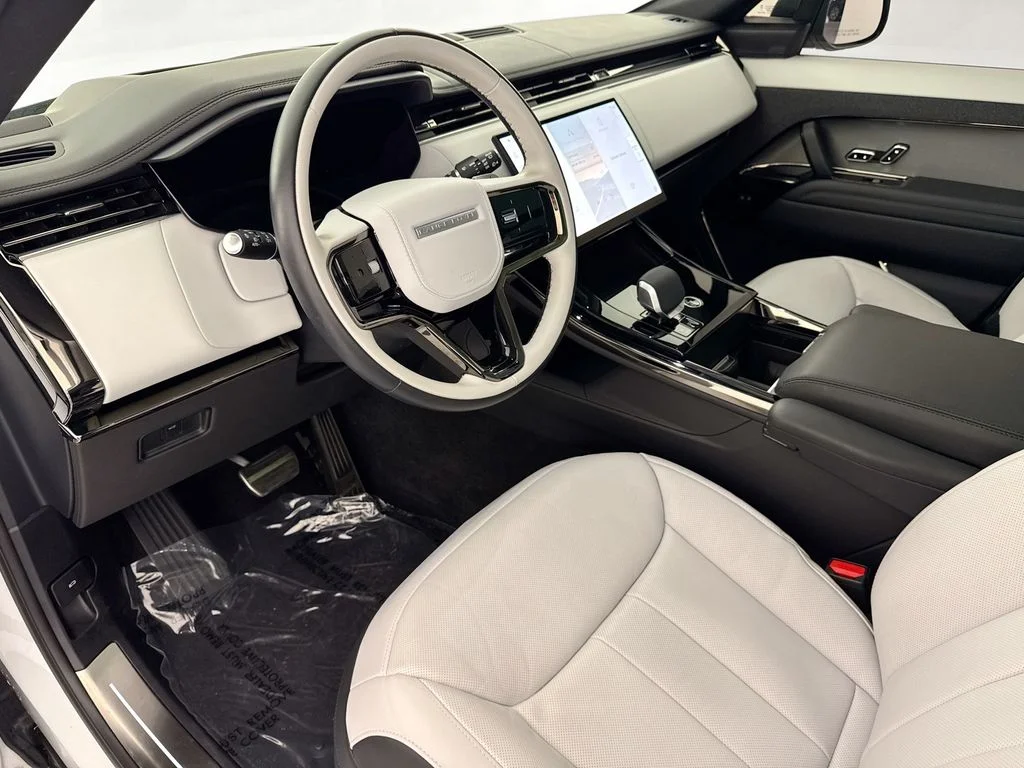 Certified Used 2025 White Land Rover Dynamic SE image 9