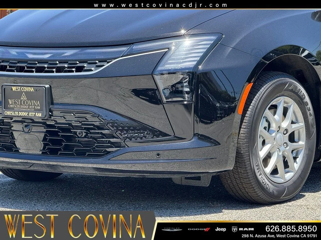 New 2027 Diamond Black Crystal Pearl-Coat Exterior Paint Chrysler Select image 14