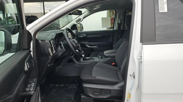 New 2025 Oxford White Ford XLT 4x4 image 23