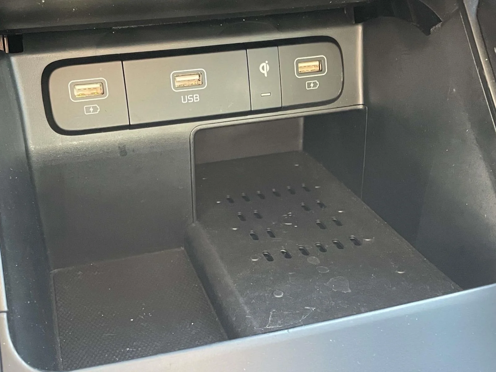 Used 2022 Gravity Blue Kia EX image 19
