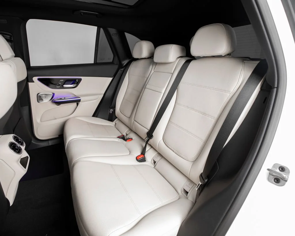 New 2026 White Mercedes-Benz GLC 300 image 9