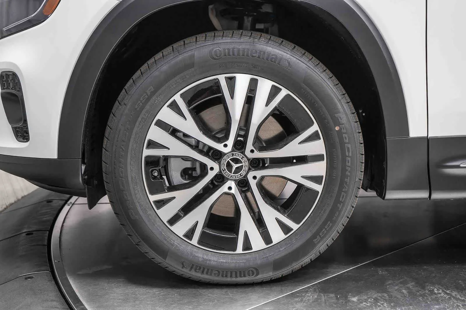 New 2026 Polar White Mercedes-Benz GLB 250 image 55