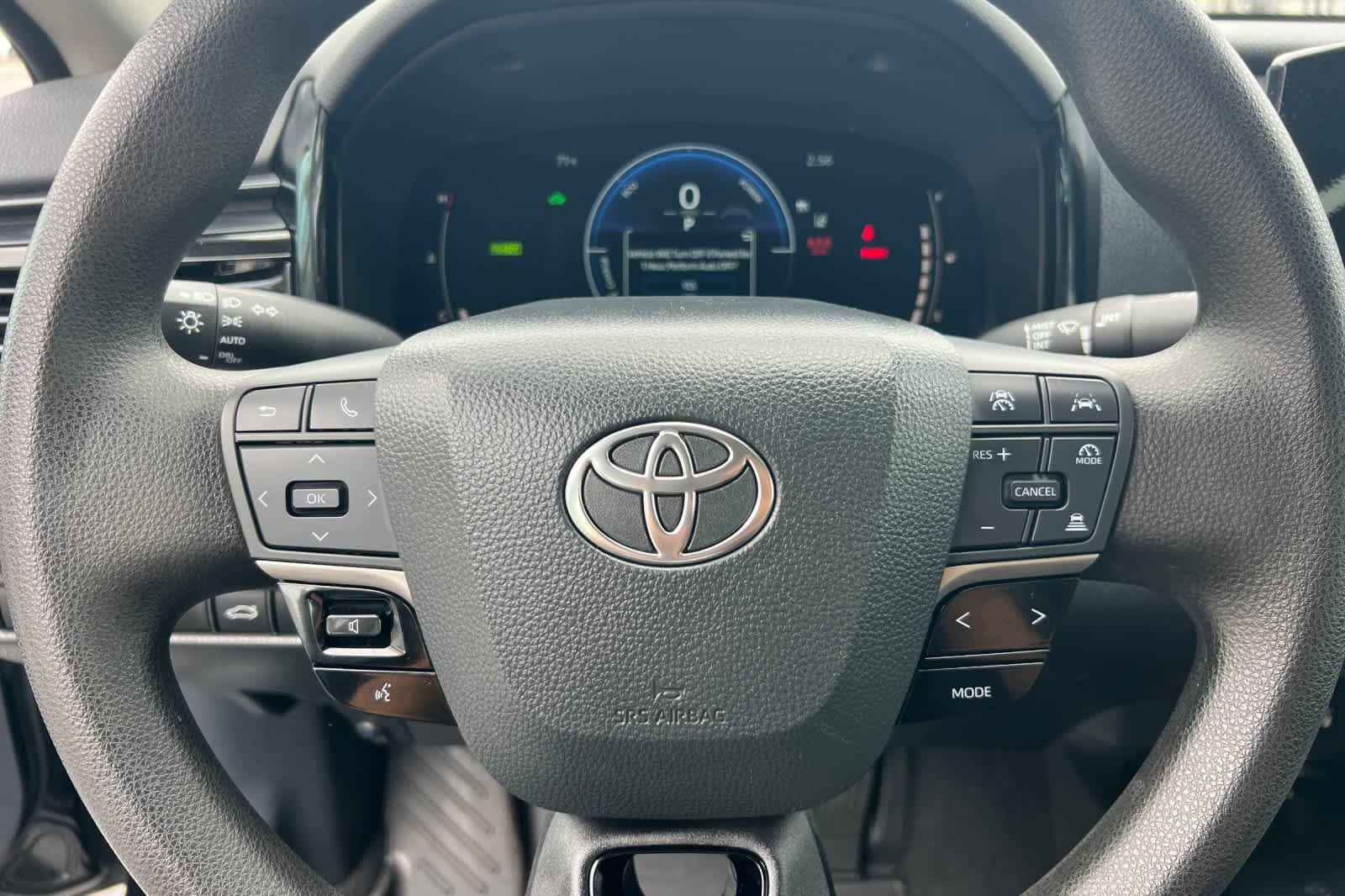 2025 Toyota Camry LE - Photo 22