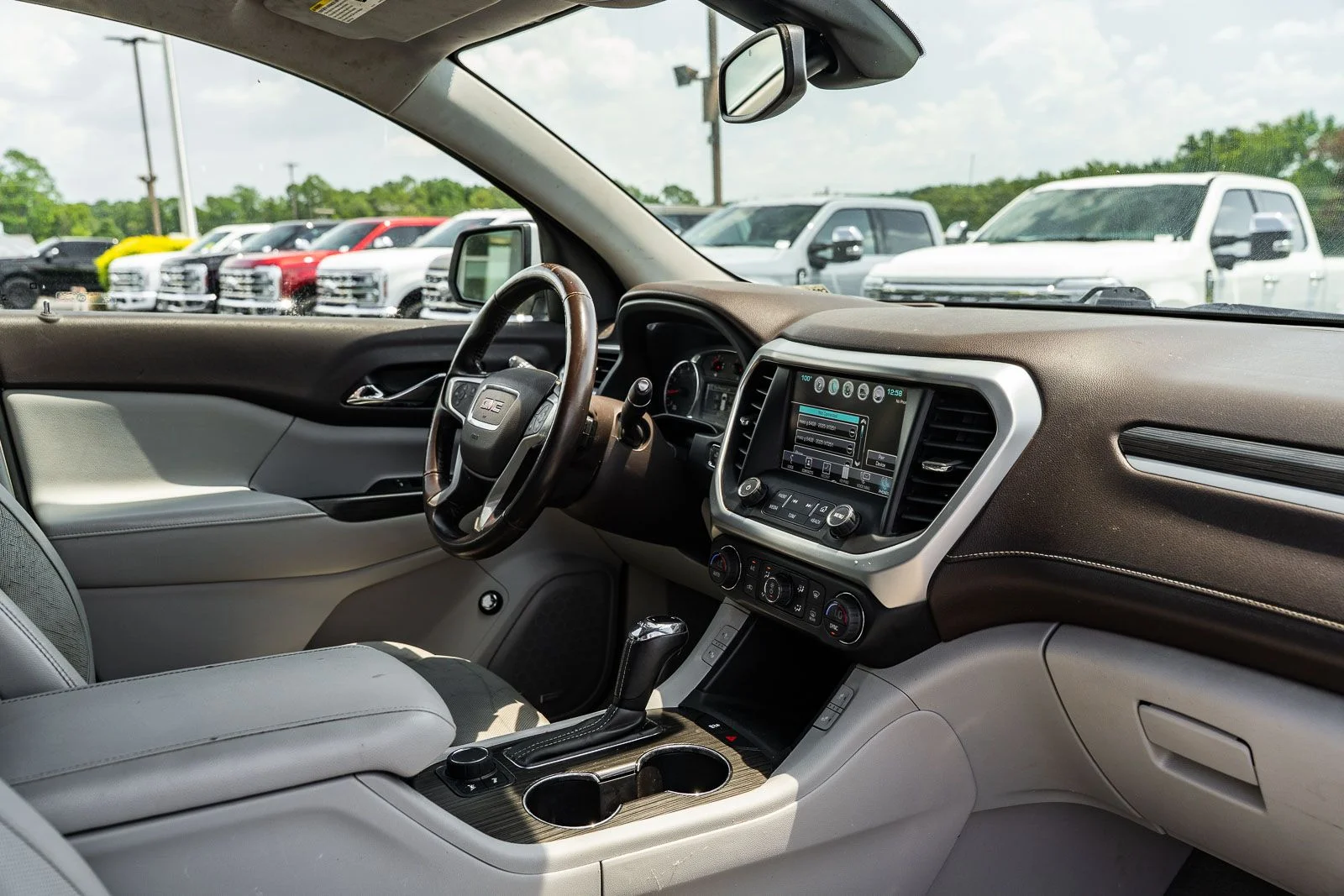 Used 2018 White GMC SLT-2 image 11