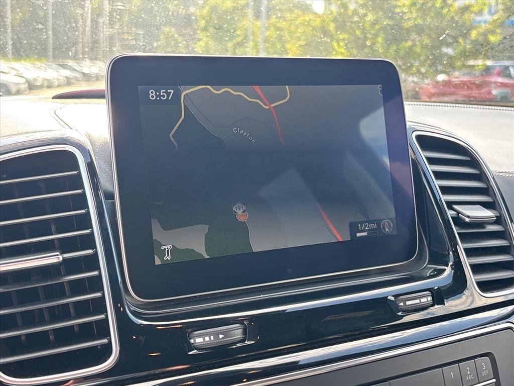 Used 2017 Red Mercedes-Benz 4MATIC® image 16