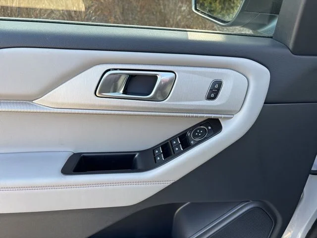 New 2026 Space White Metallic Ford Active image 14