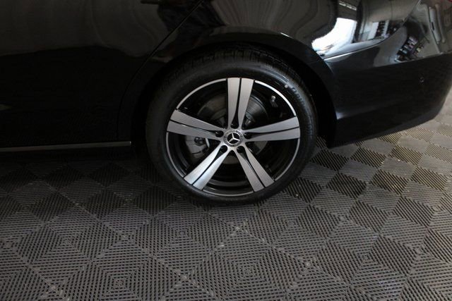 2025 Mercedes-Benz C-Class Sedan C 300 - Photo 43