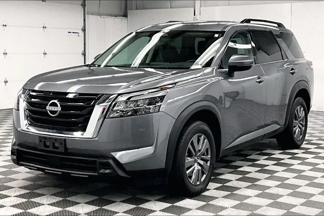 Used 2025 Gun Metallic Nissan SV image 11