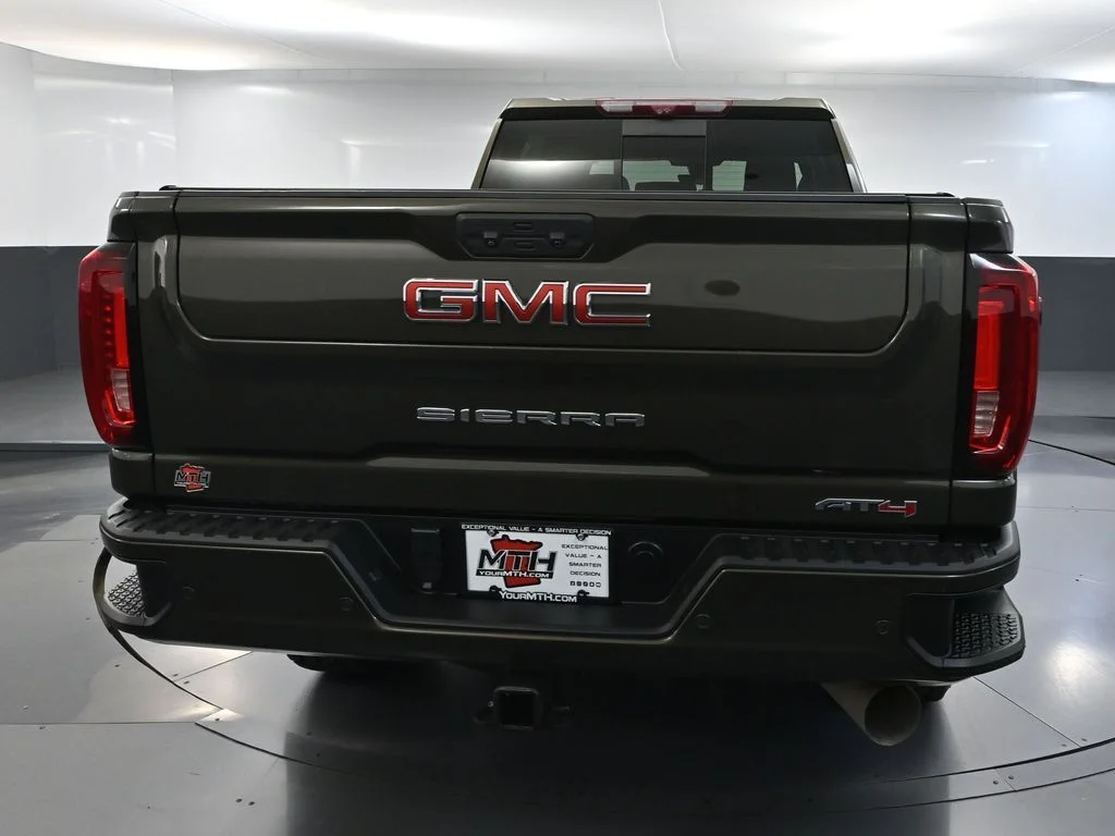 Used 2022 Green GMC AT4 image 7