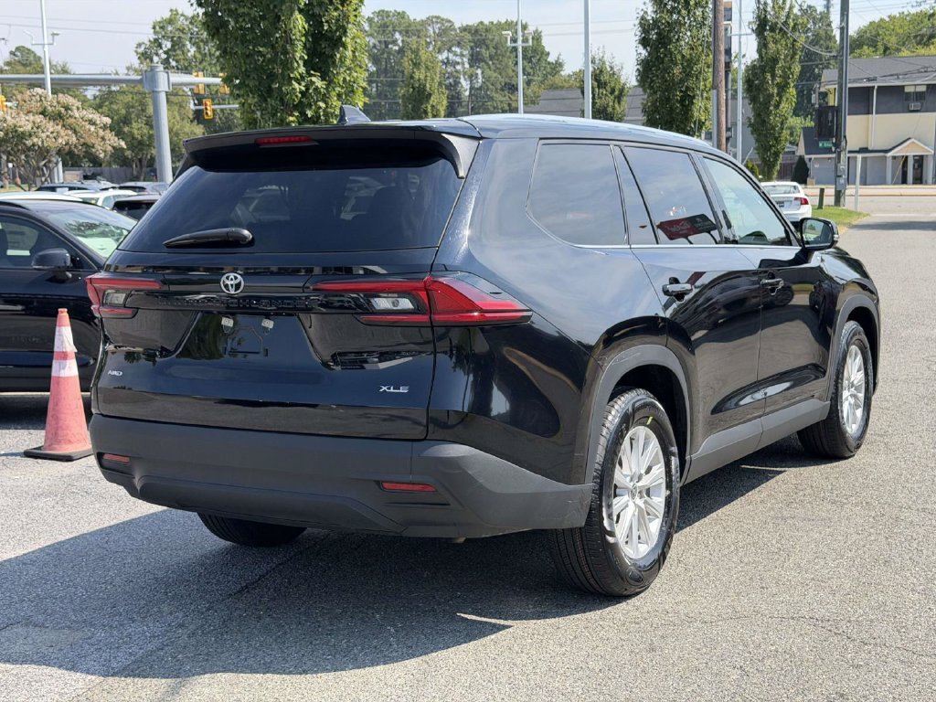 Used 2025 Black Toyota XLE image 20