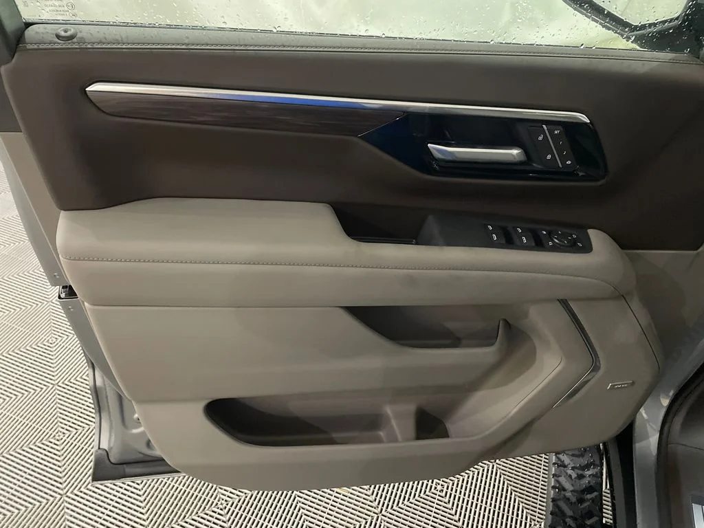 2026 Chevrolet Tahoe Z71 - Photo 12