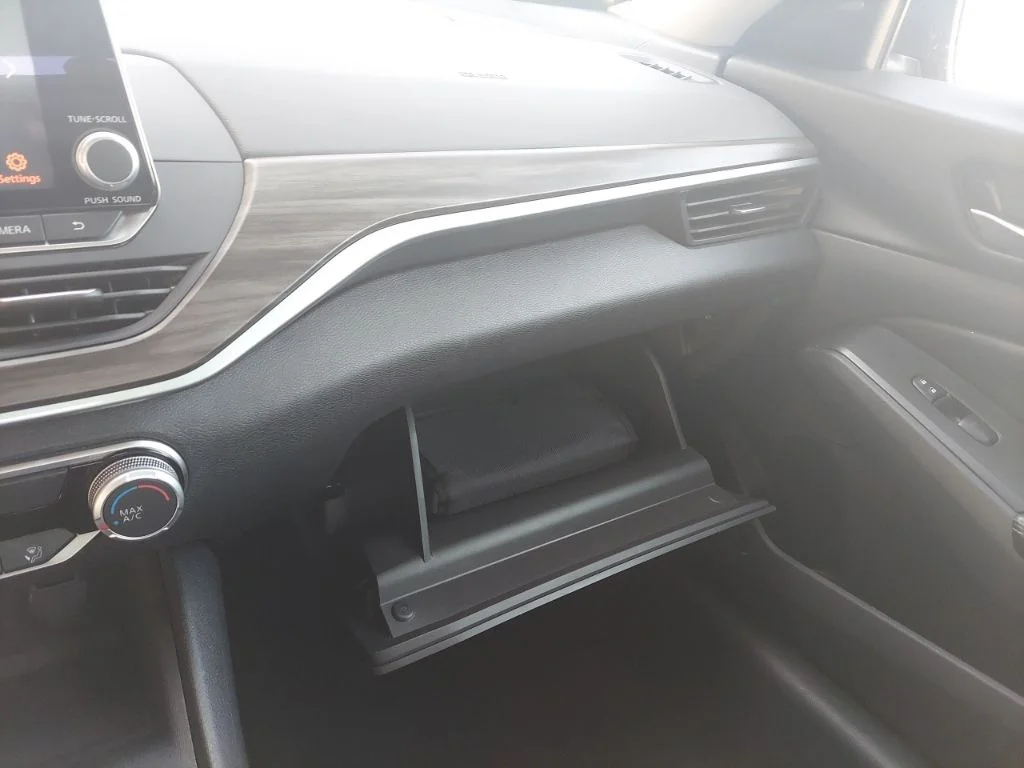 2025 Nissan Altima SV - Photo 30