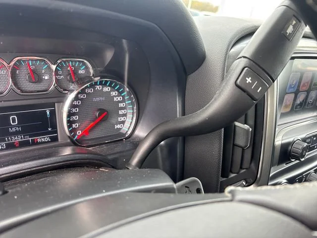 Used 2018 SUMMIT WHITE Chevrolet LT image 27