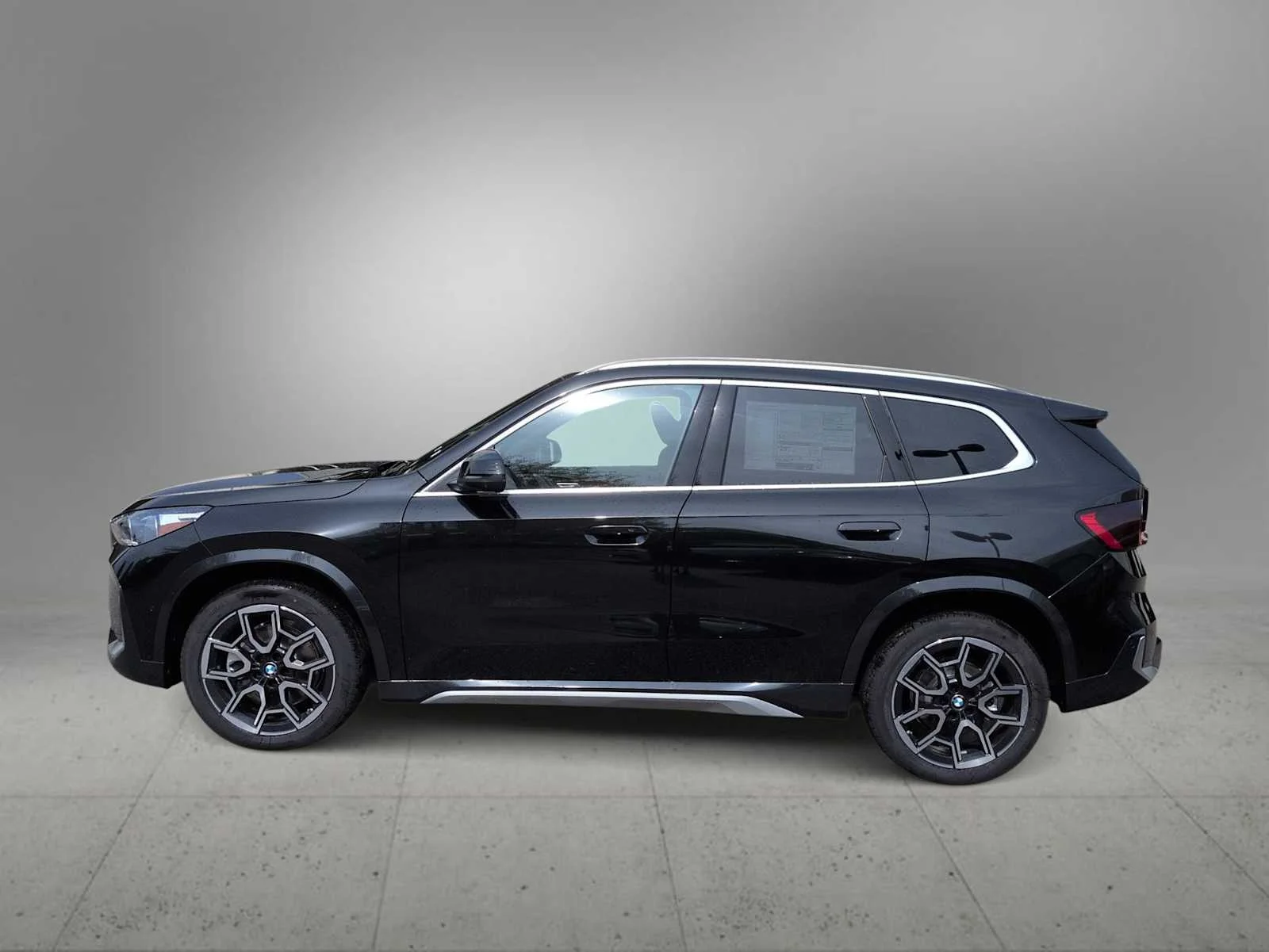 New 2026 Black Sapphire Metallic BMW xDrive28i image 5