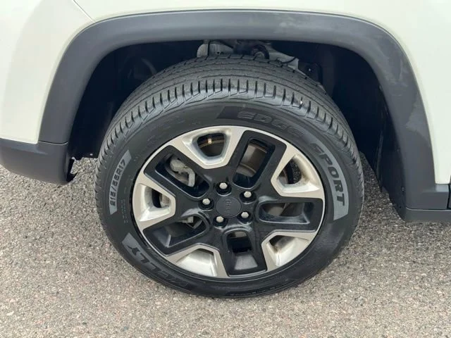 Used 2018 White Jeep Trailhawk 4x4 image 10