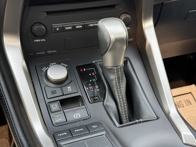 Used 2015 White Lexus  image 16