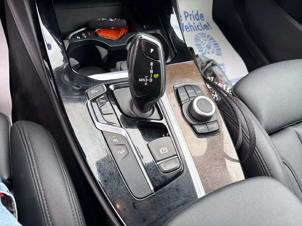 Used 2019 Silver BMW xDrive30i image 23