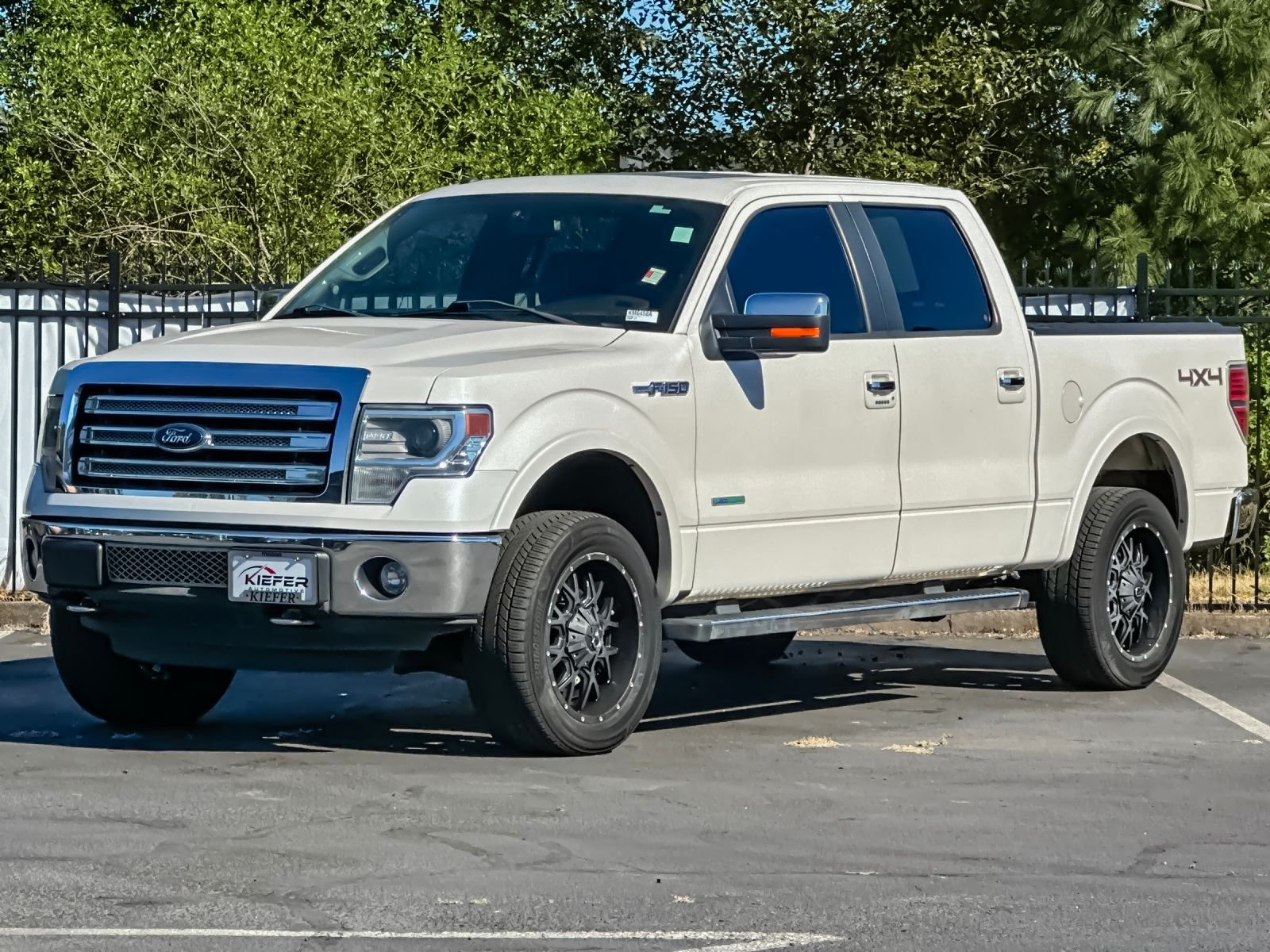 Used 2013 White Ford Lariat image 7