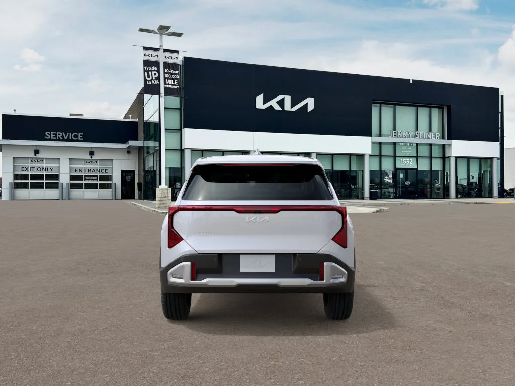 New 2027 Snow White Pearl Kia S image 5