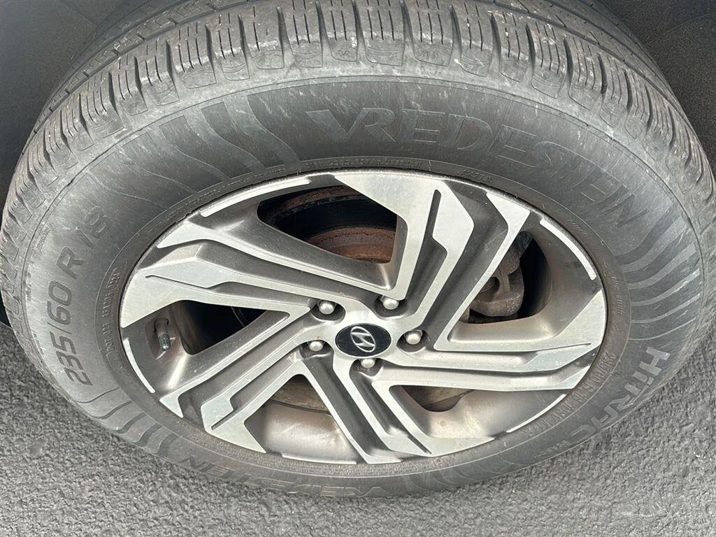 Used 2022 Quartz White Hyundai SEL image 4