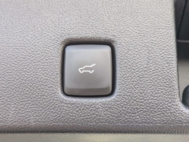 Used 2021 White Ford Titanium image 13