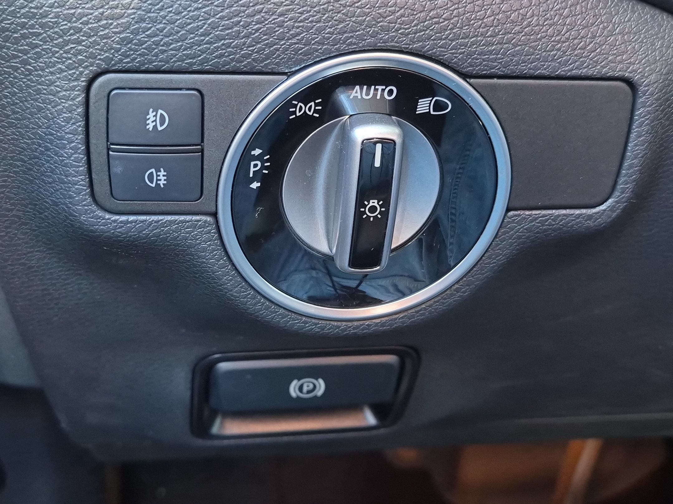 Used 2019 Cosmos Black Metallic Mercedes-Benz GLA 250 image 20