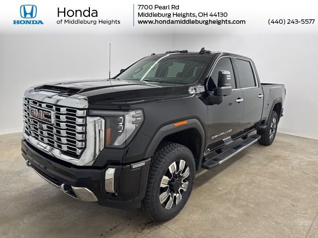 2025 GMC Sierra 4WD Crew Cab Standard Box Denali's photo