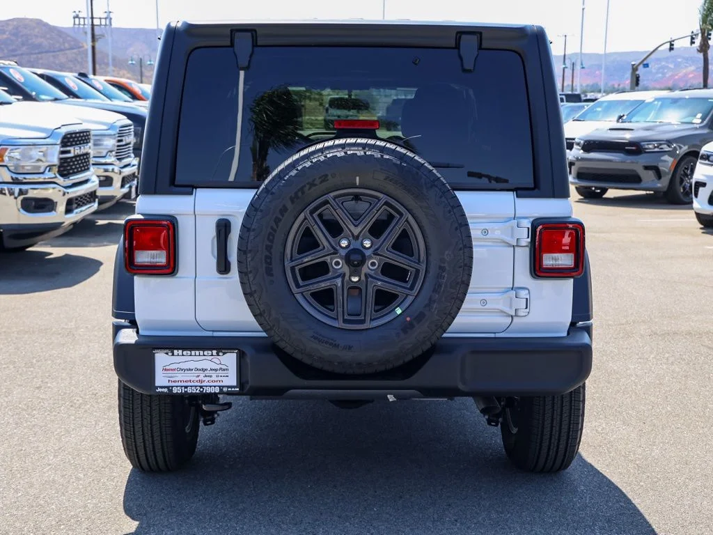 New 2026 Bright White Clear-Coat Exterior Paint Jeep Sport image 4