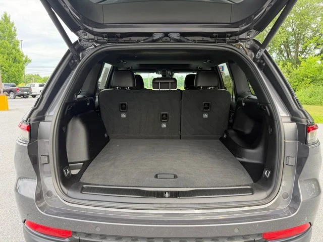 Used 2023 Gray Jeep Altitude X image 18