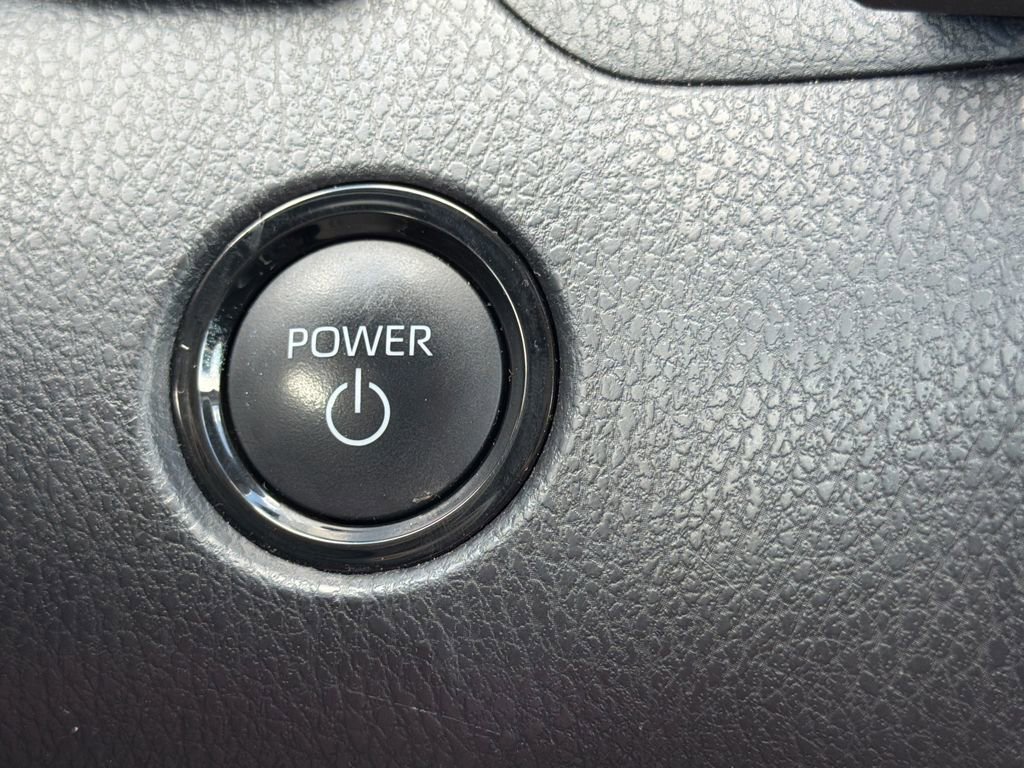 2025 Toyota Camry LE - Photo 30