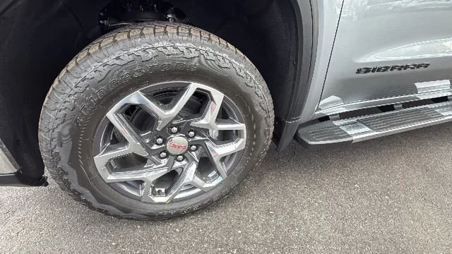 2026 GMC Sierra 1500 SLT - Photo 9
