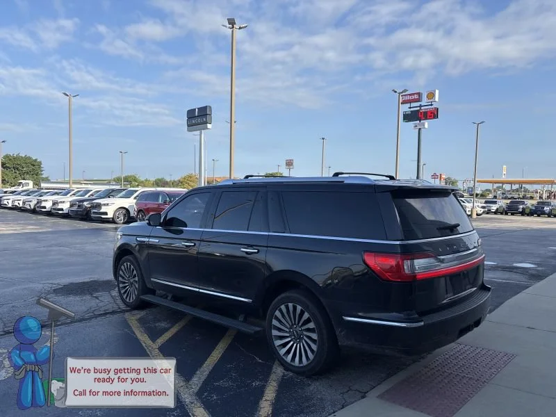 Used 2019 Black Metallic Lincoln Reserve image 3