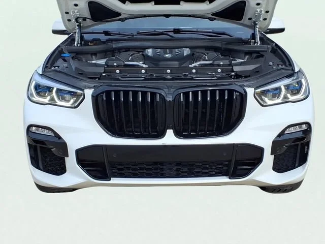 Used 2021 White BMW M50i image 26