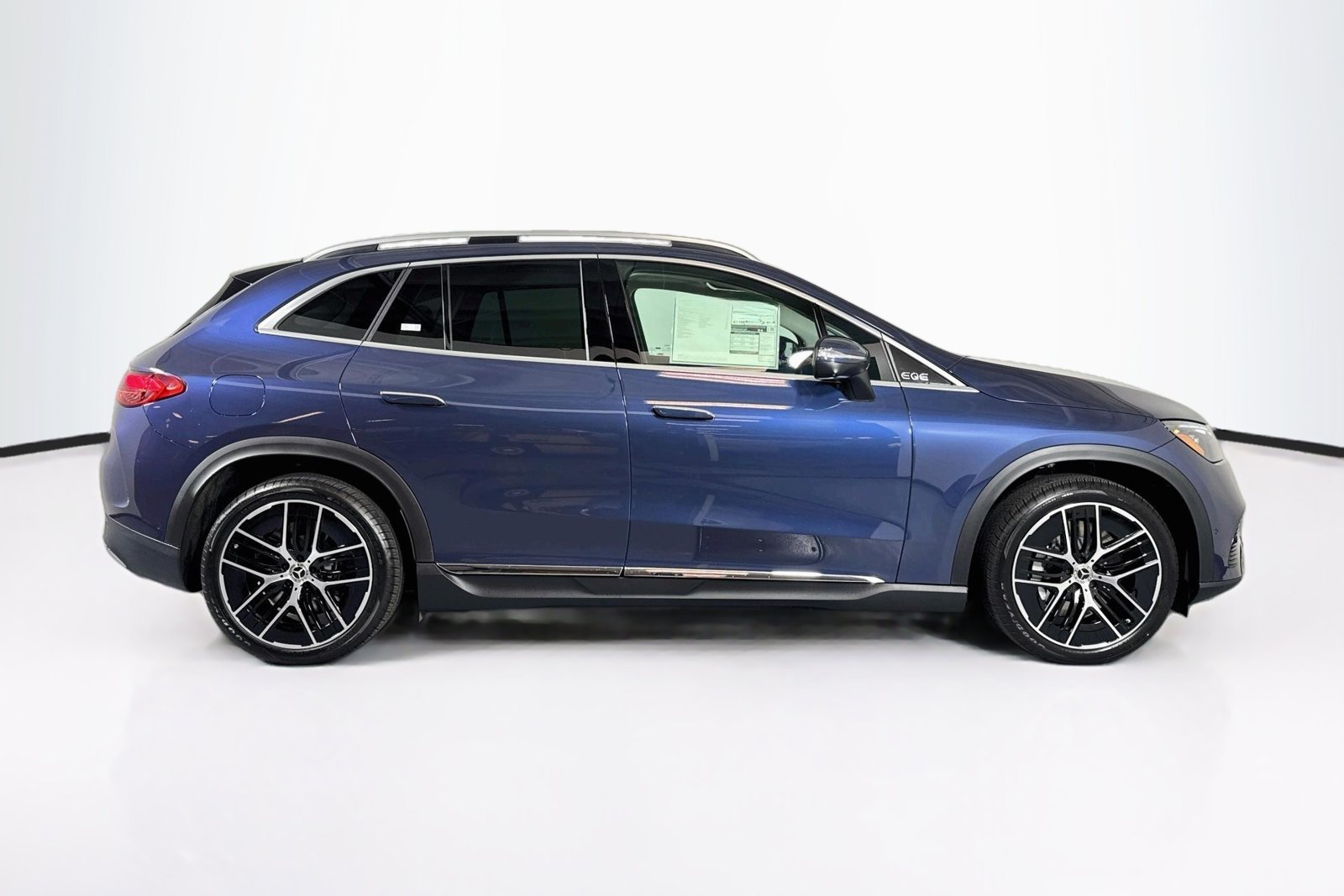 New 2027 Twilight Blue Metallic Mercedes-Benz EQE 320 image 4