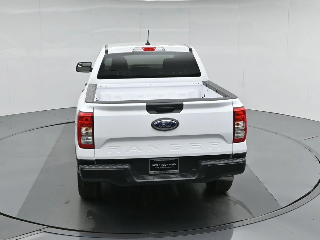 New 2026 Oxford White Ford XL image 38