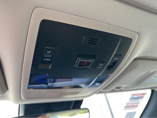 2026 Lexus UX Hybrid 300h Premium - Photo 16